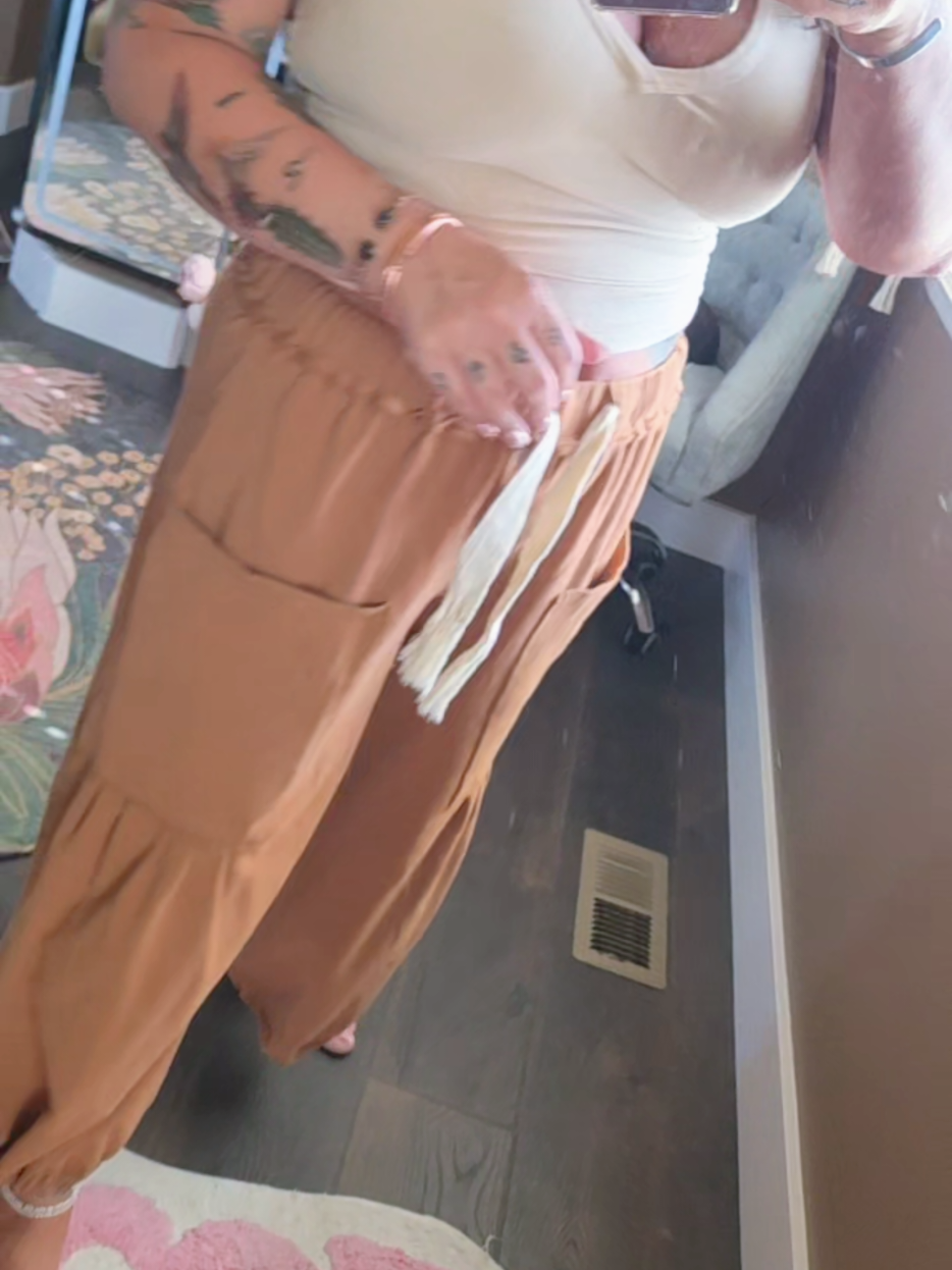 @RhiRhi🪴💋🌞