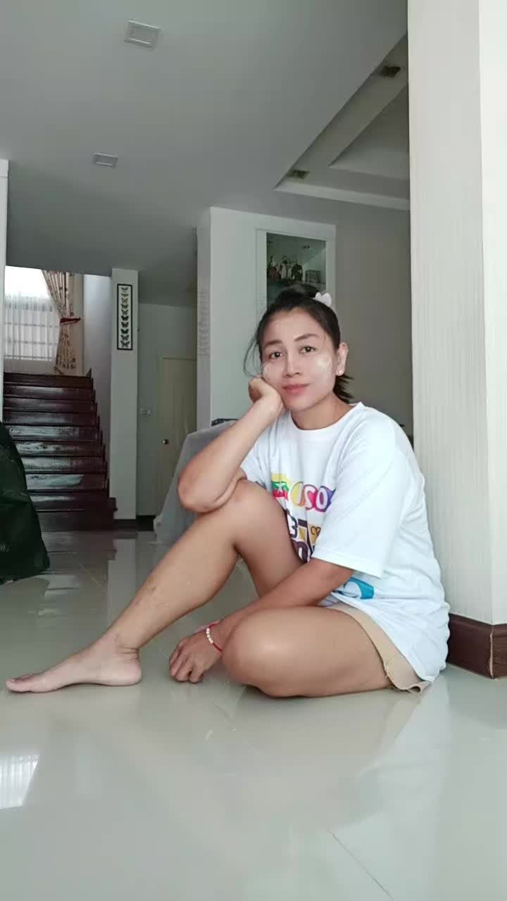 @စိတ်ထားဖြူထားဝယ်သူ🇲🇲အေးဆို