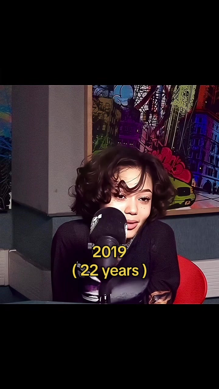 @•