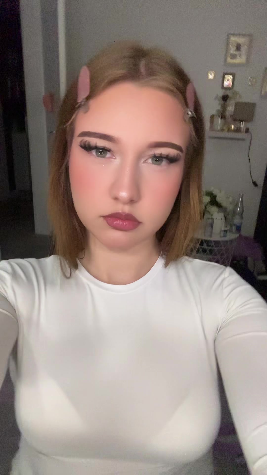 @𝐂𝐥𝐚𝐮𝐝𝐢𝐚