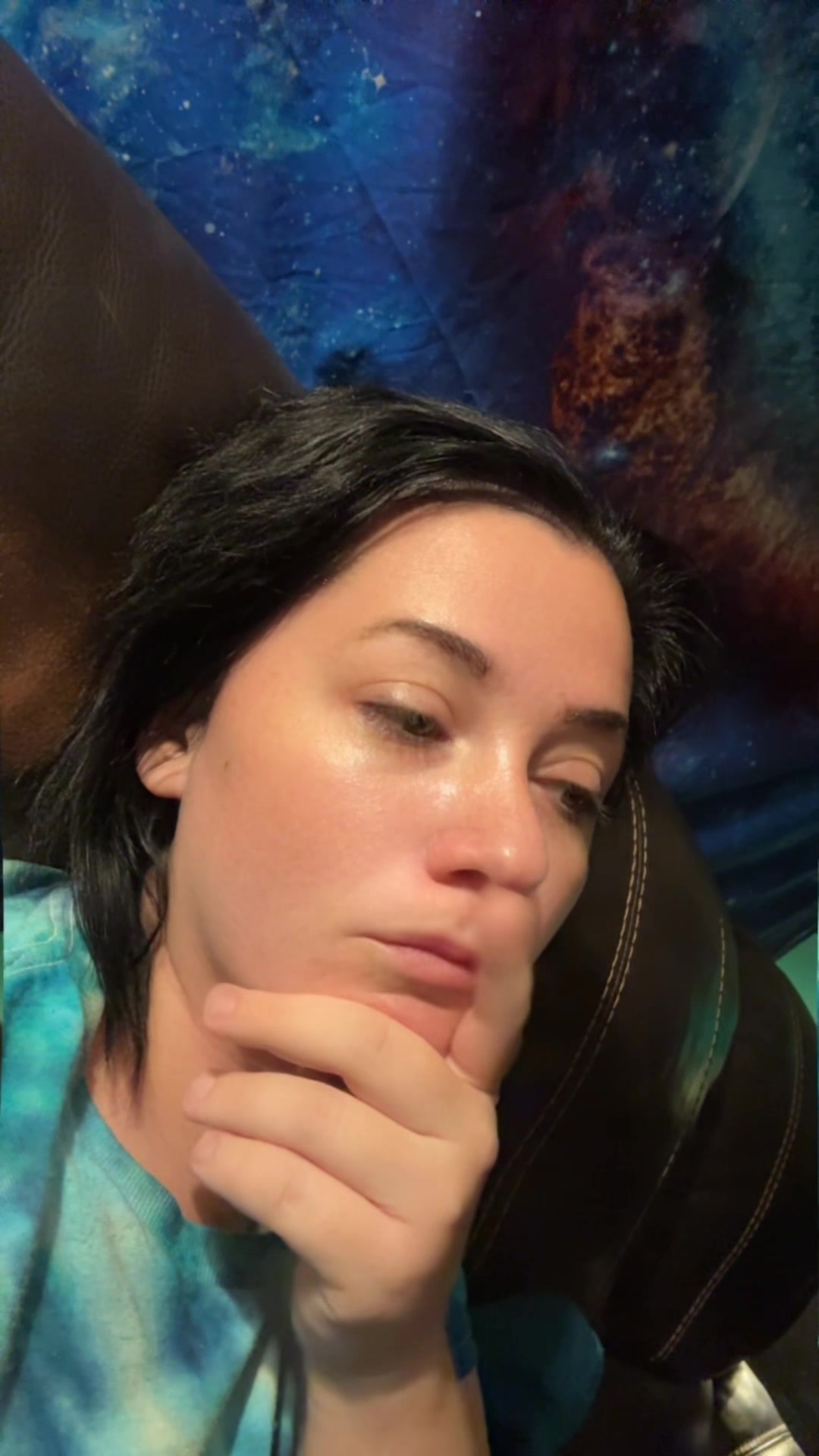 @givemypillowsumhead