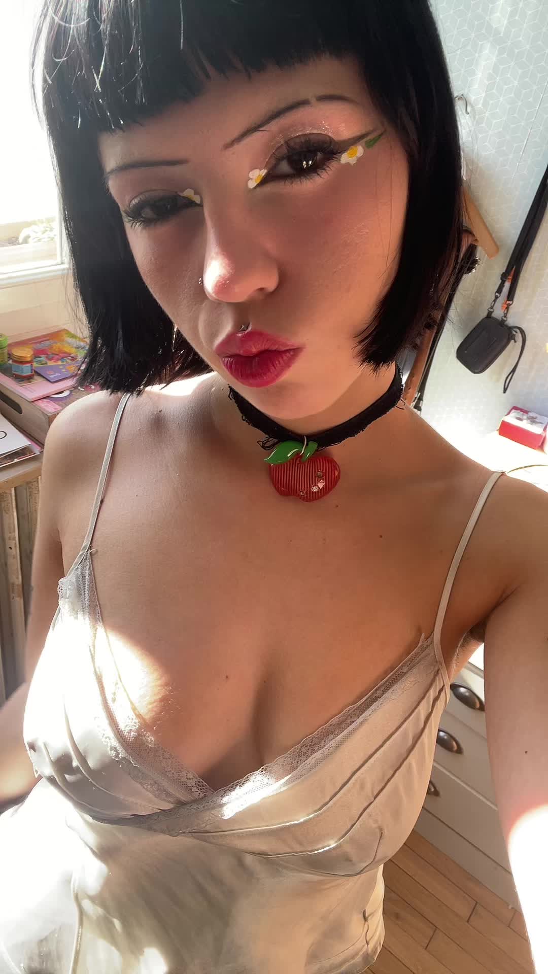 @Julia 🩴🫦