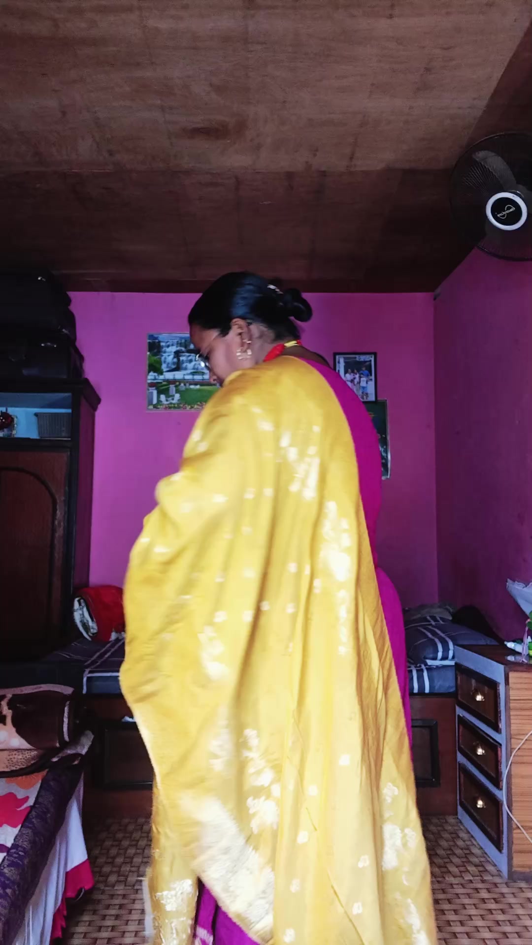 @मिना मगर 💖