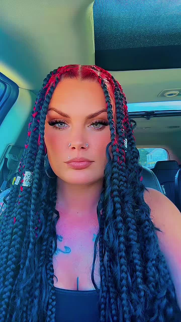 @GreenEyeBarbiie
