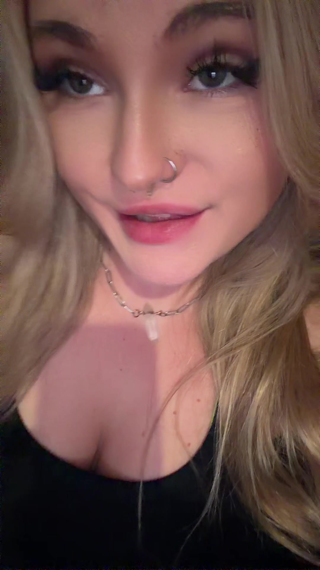 @Lizzy Cherry 🍒