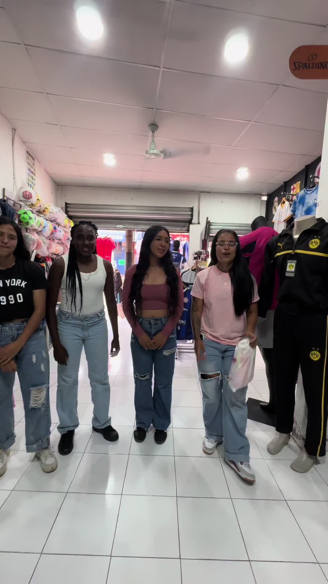 @Lupita Galdamez 🇸🇻