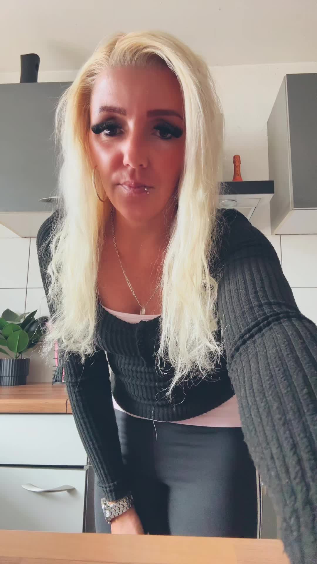 @👑 𝖿᰻rs𝗍 ᥴᥣᥲss ᑲᥲrᑲ᰻ᥱ 👑