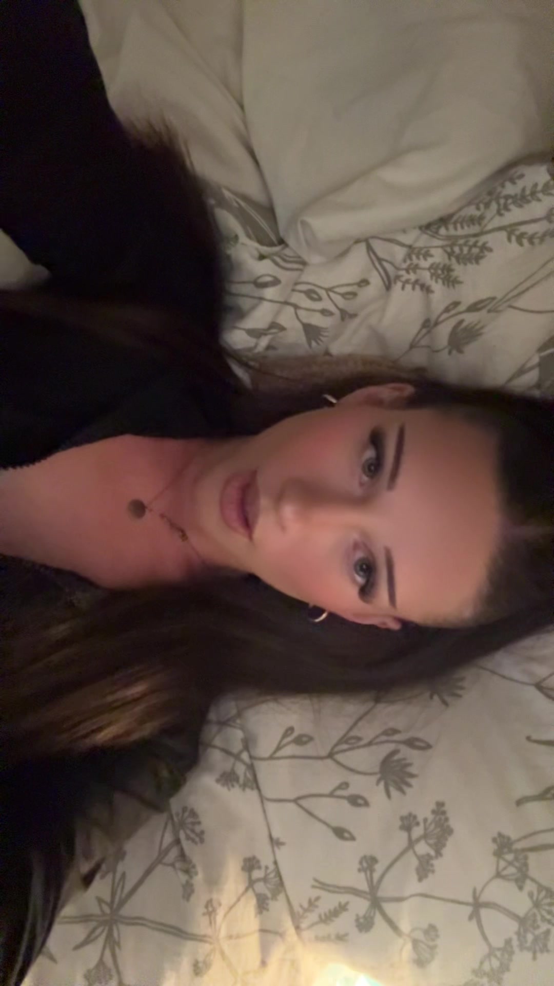 @𝐌𝐈𝐍𝐓𝐄𝐄𝐅𝐎𝐗 🕊