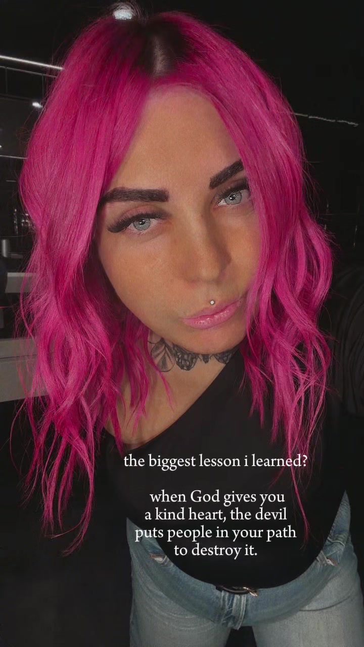 @katieeexo