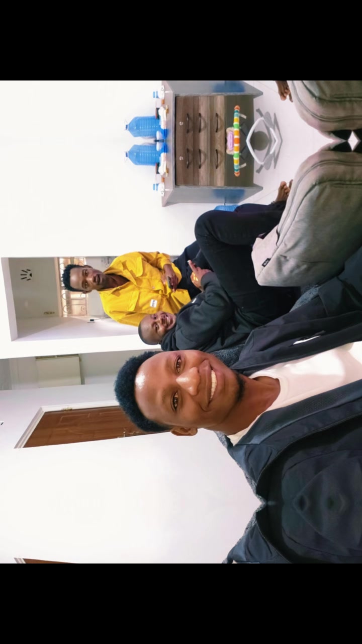 @Teddy🇱🇷