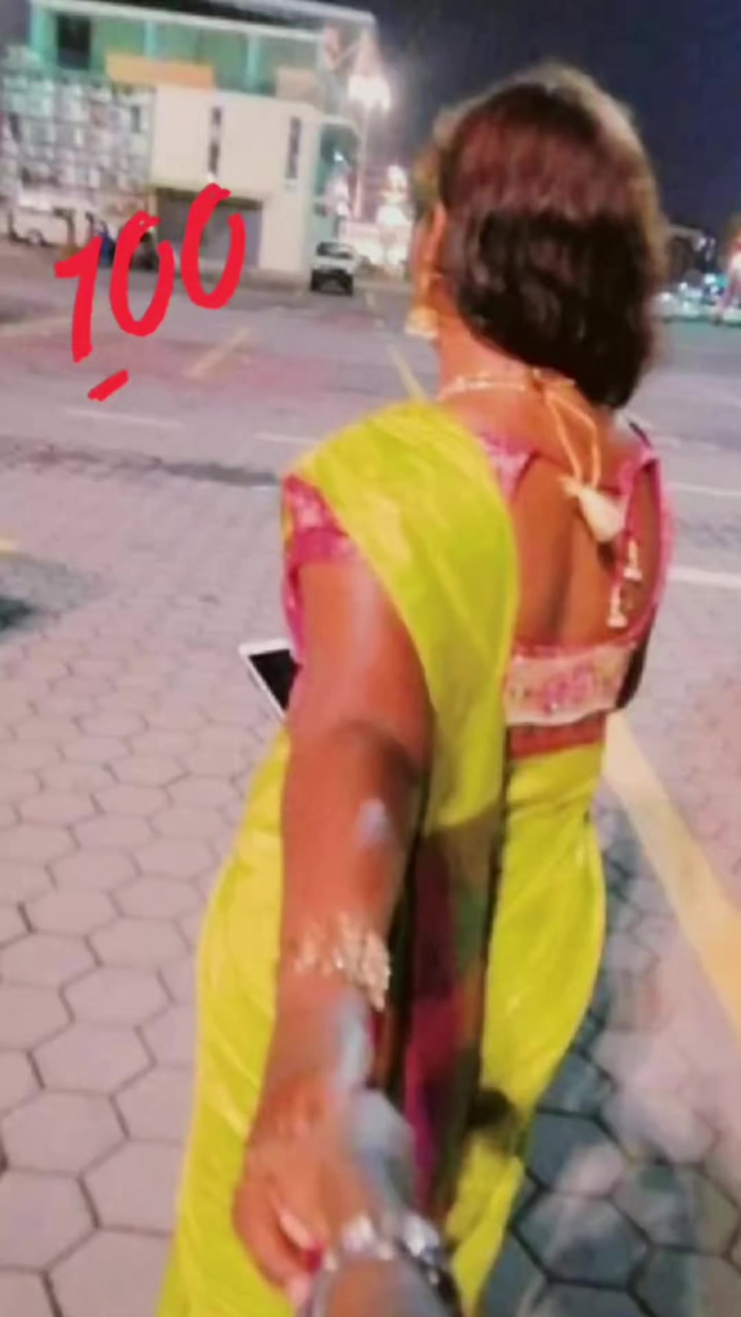 @SweethuVanie