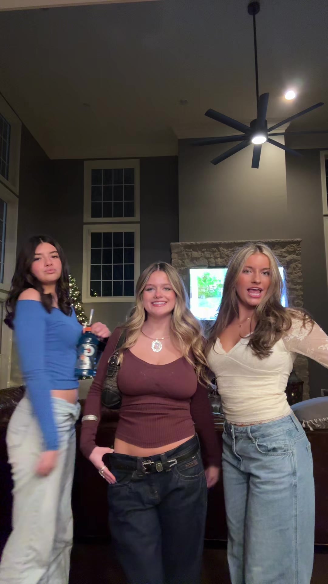 @bella