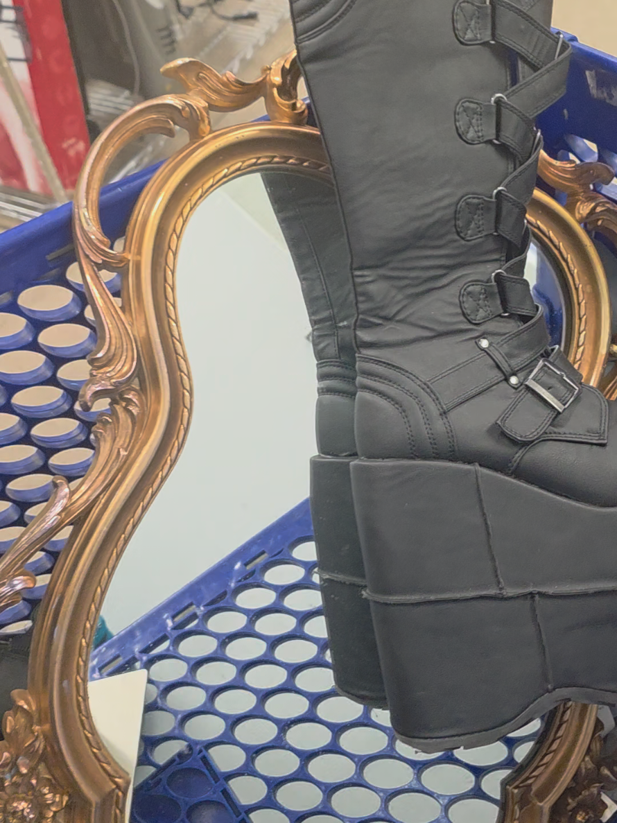 @Tanisha.