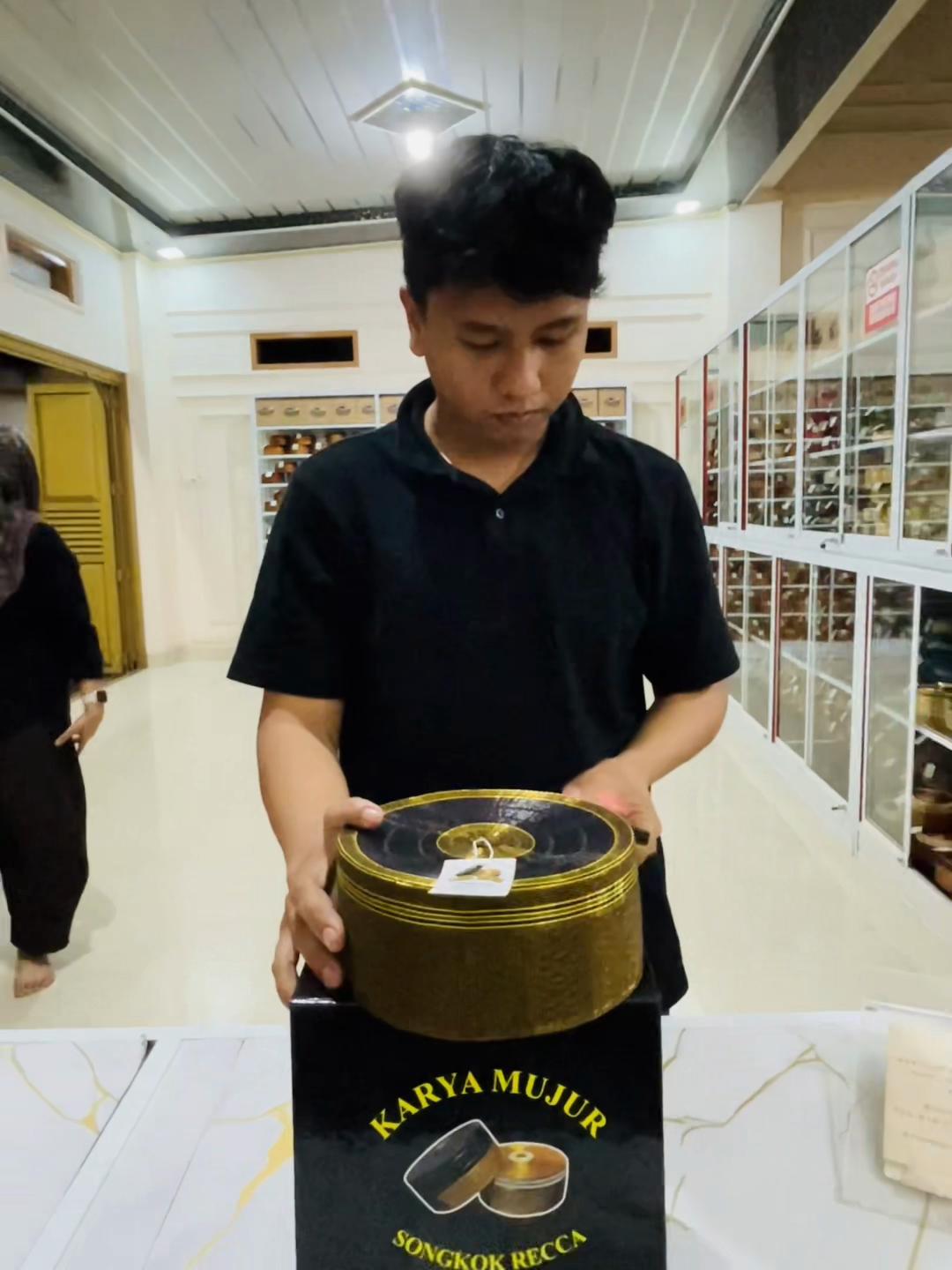 @Karya Mujur Songkok Recca