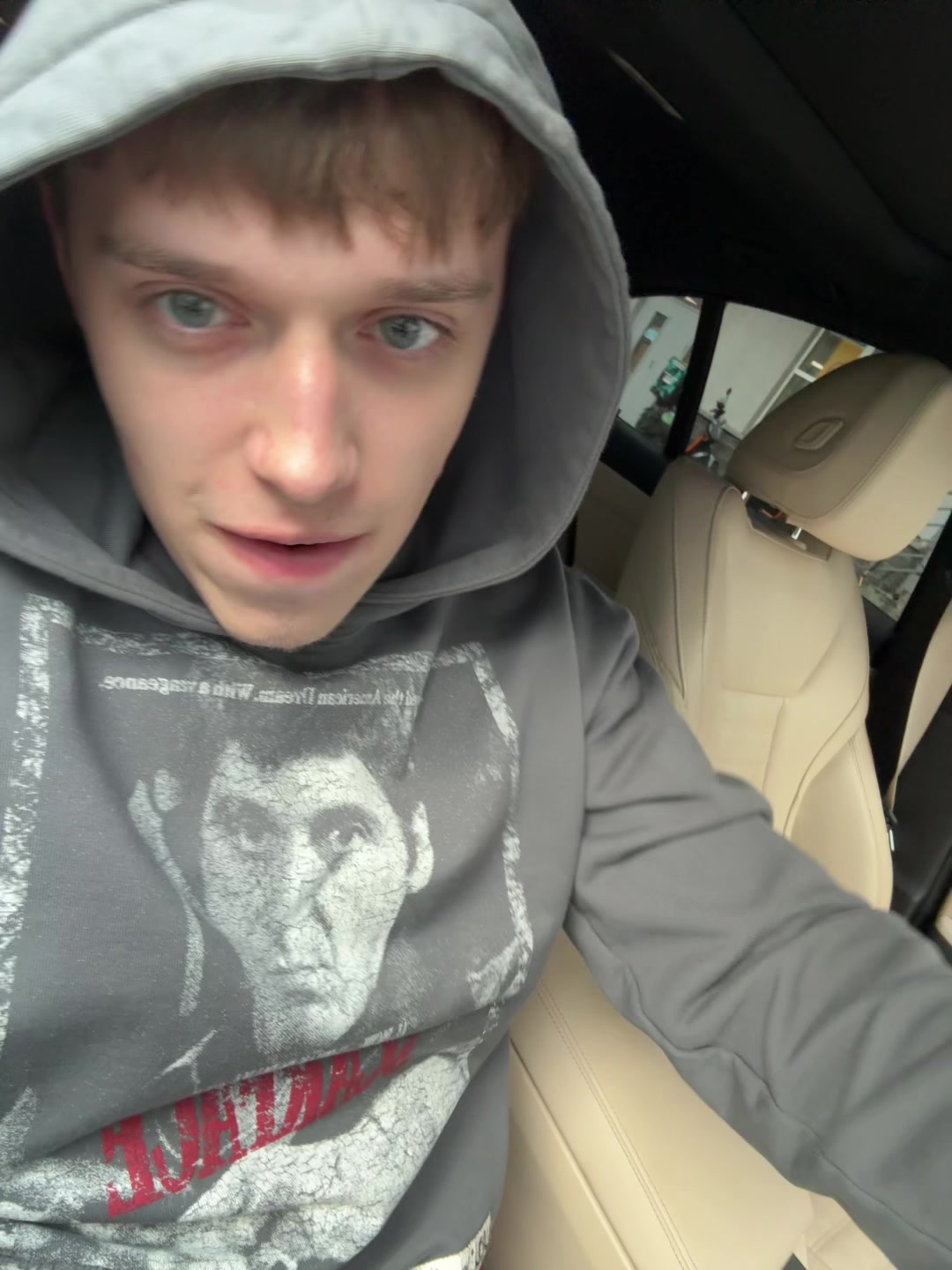 @Тёмыч доит корову