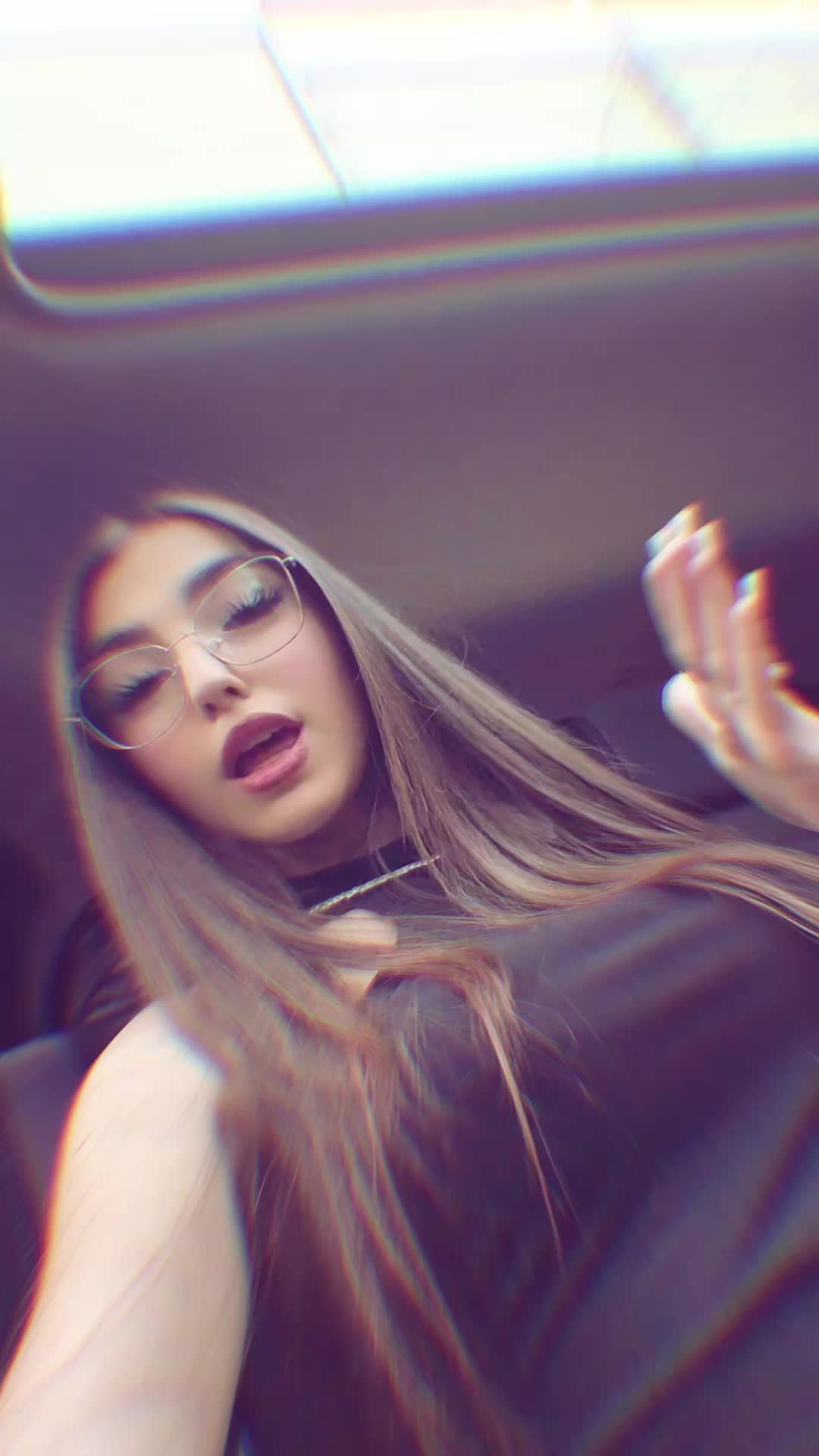 @𝒩ℴℯ𝓂𝒾_.𝟏𝟕🥀