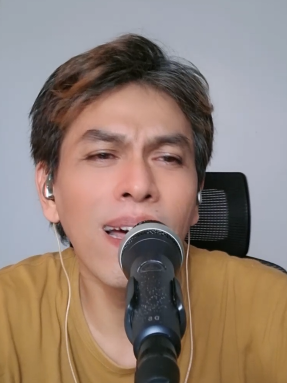 @Toni