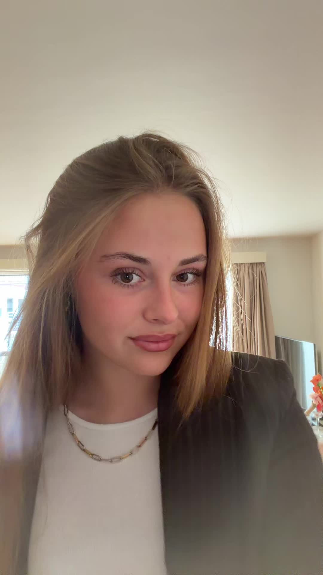 @Helena.v240