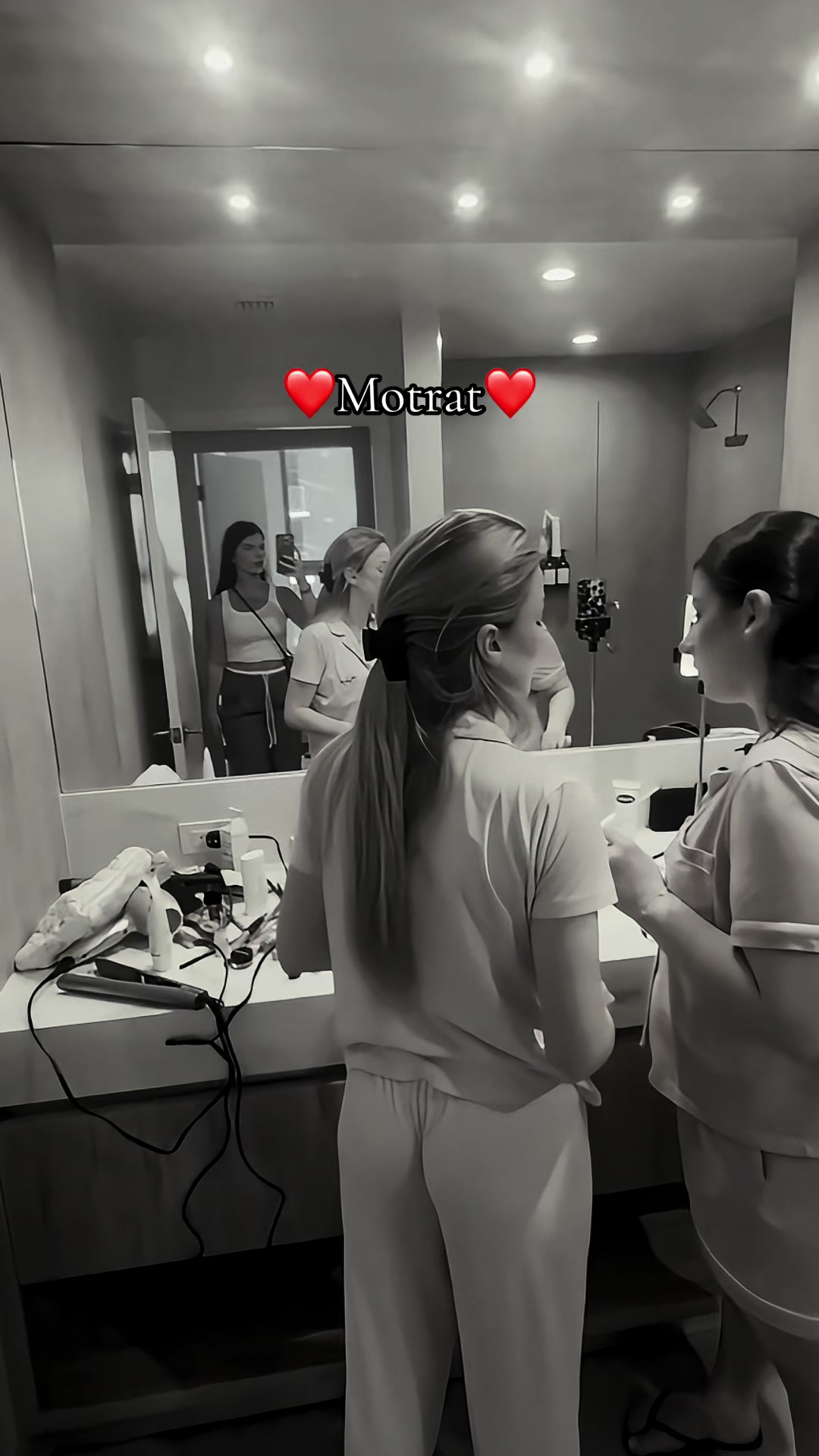 @X H E S I K A