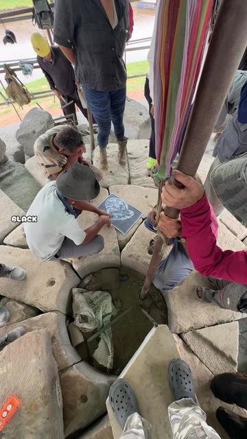 @គុជ ខ្មៅ