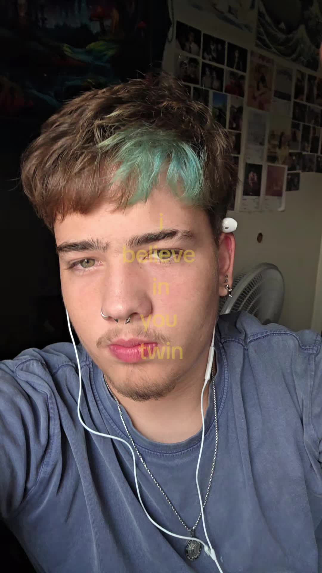 @👾