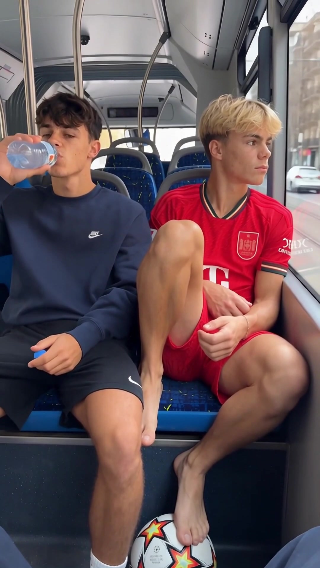 @Léo