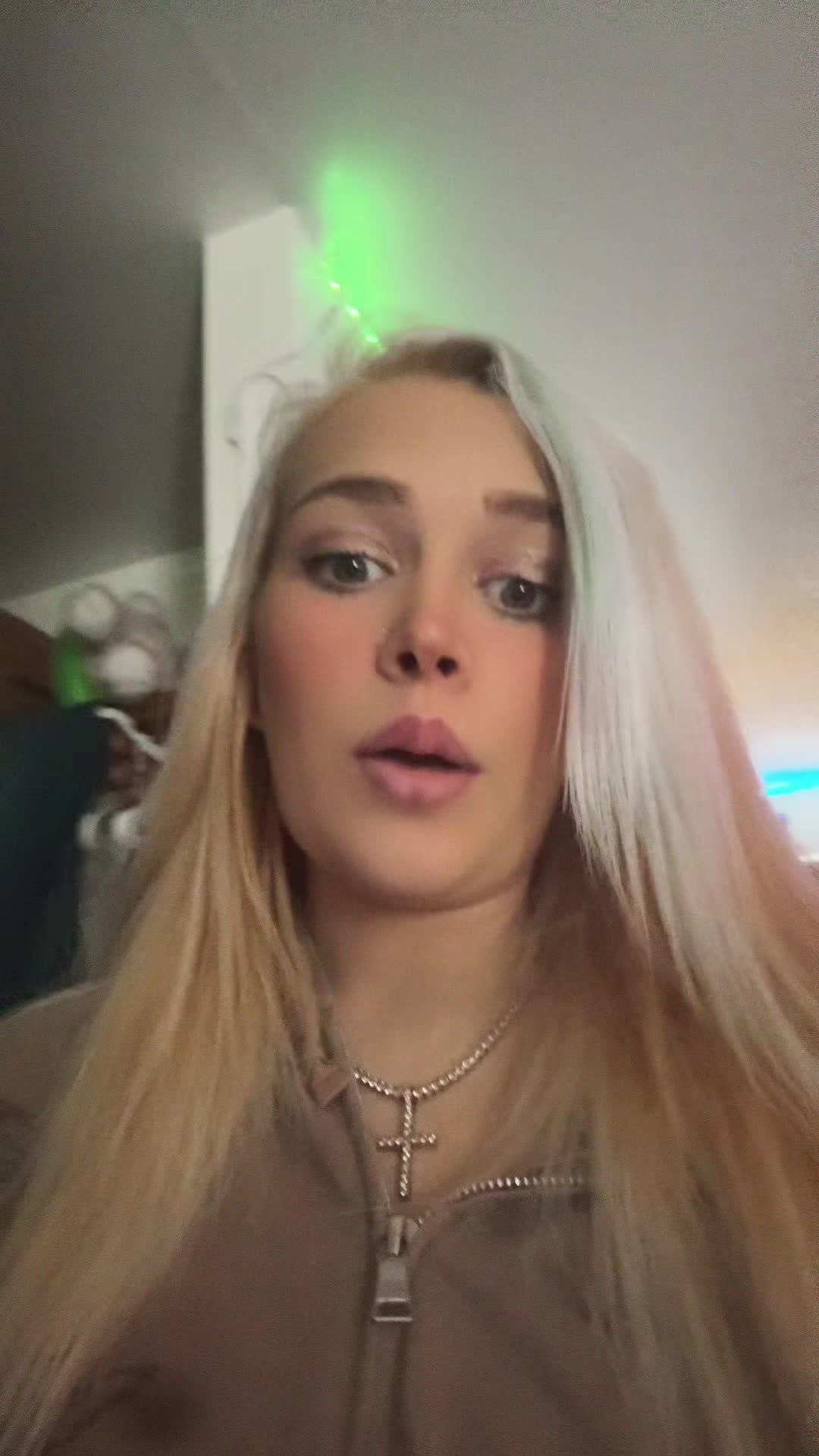 @victoriahyde_23
