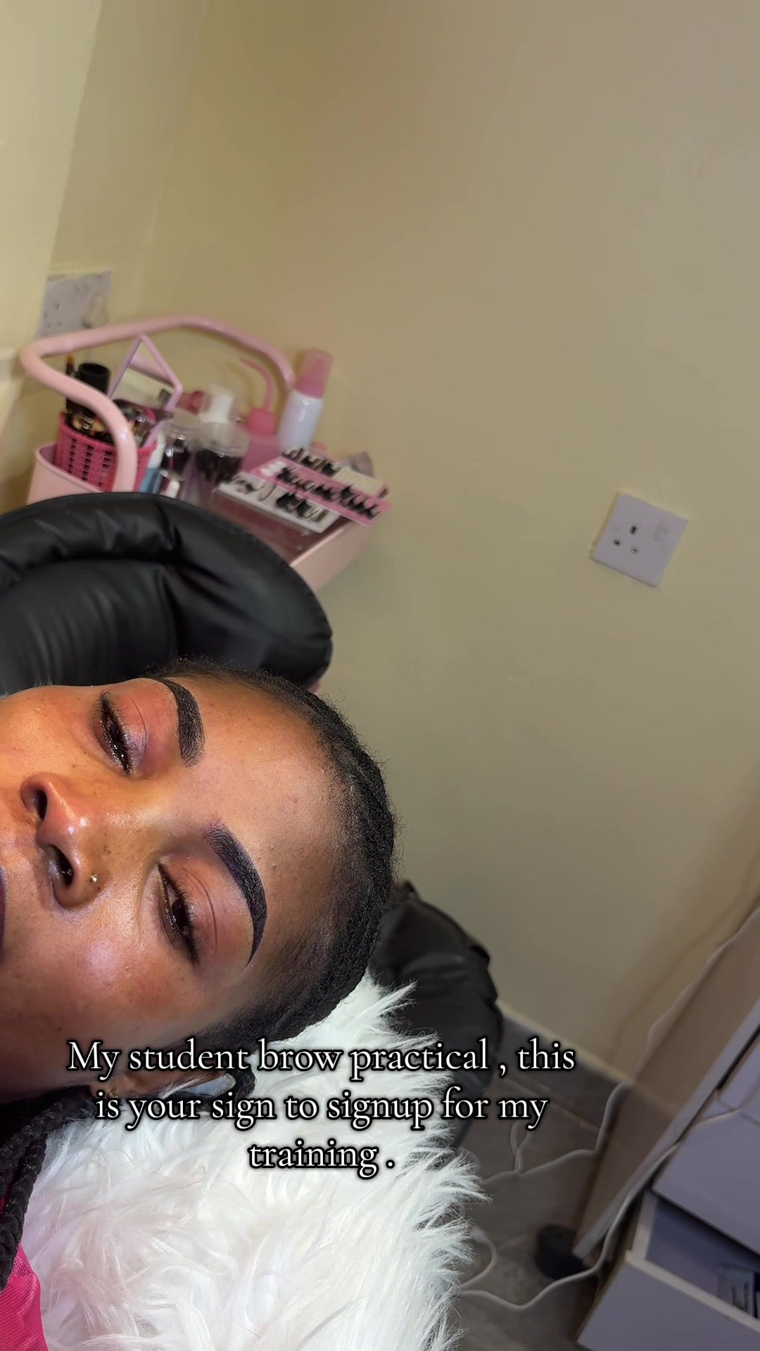 @LASHEDbyElla