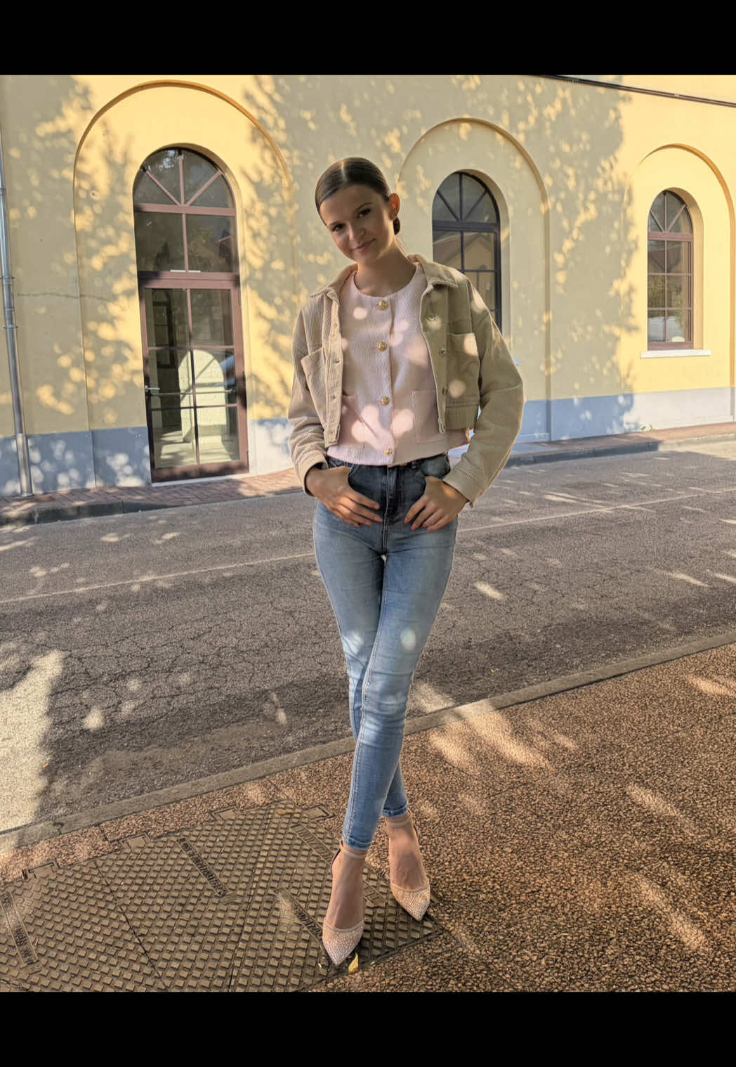 @Adelisa