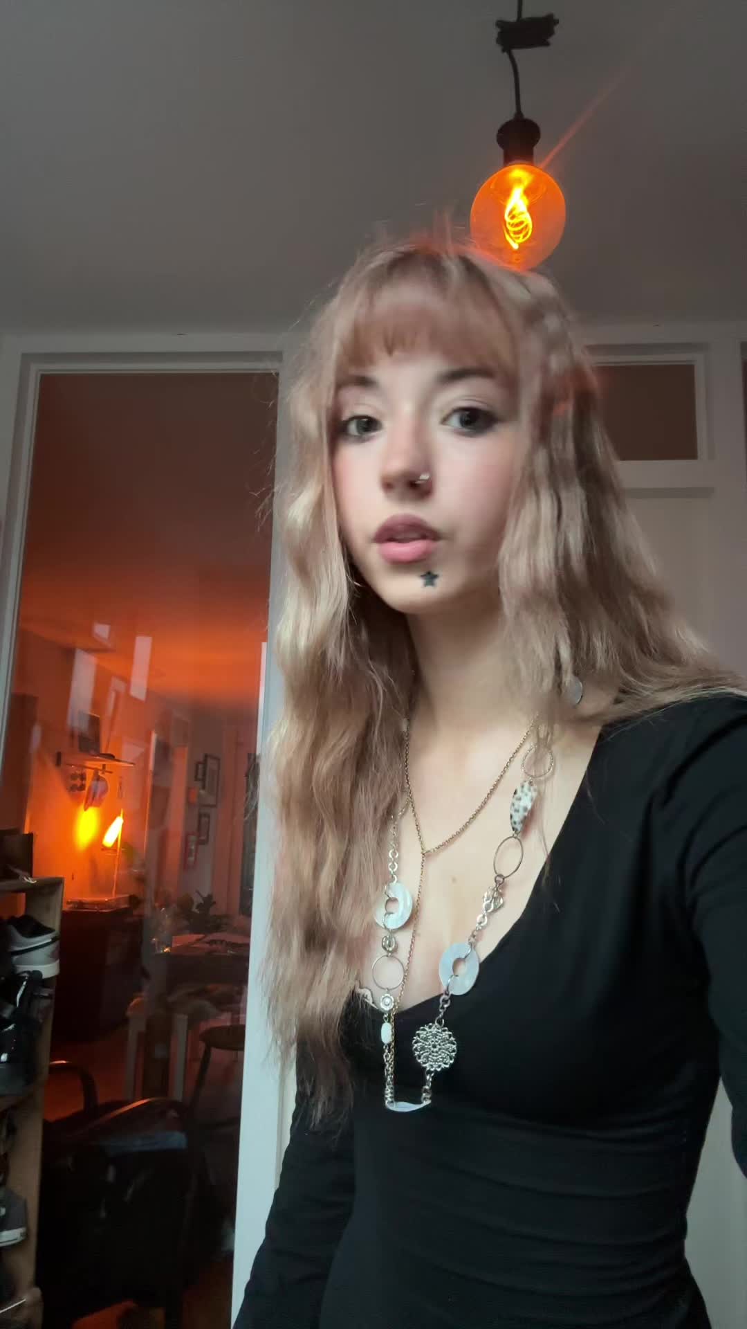 @🦄