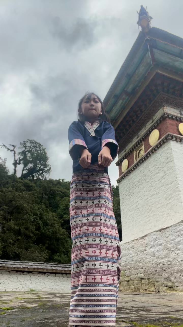 @ཝང་བཟངམོ་བསོད་ནམས་བུ་ཁྲིད།