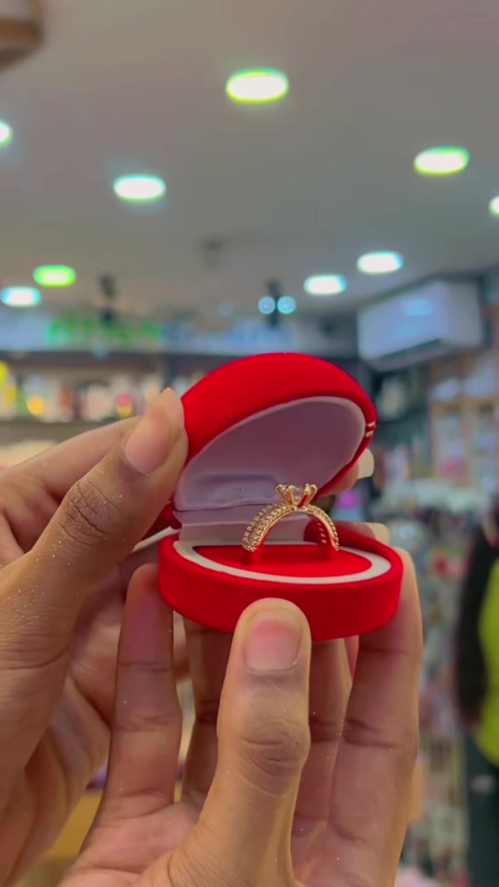 @Aaroshi Korean shop 🧿