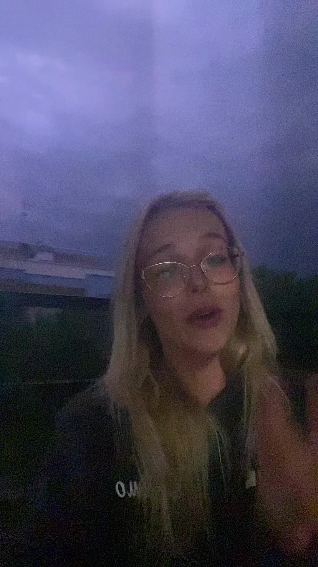 @Luna 🌙