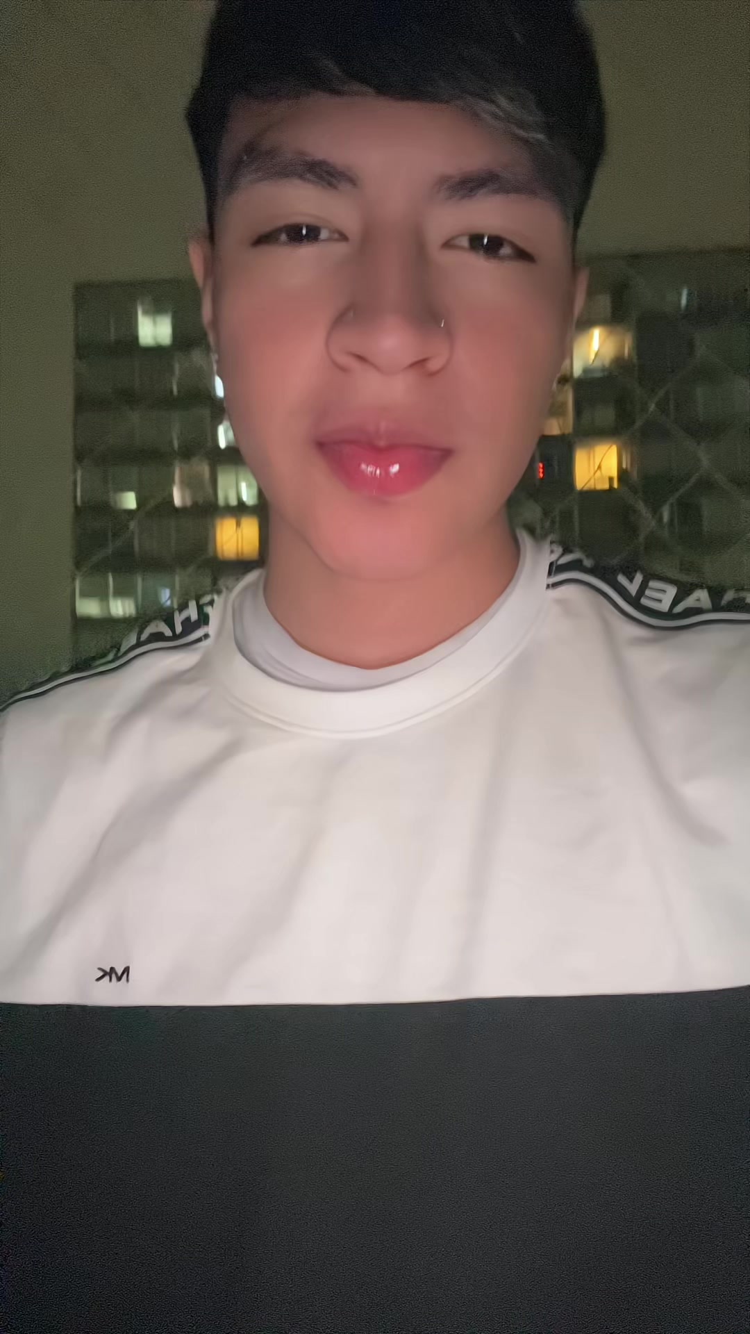 @️