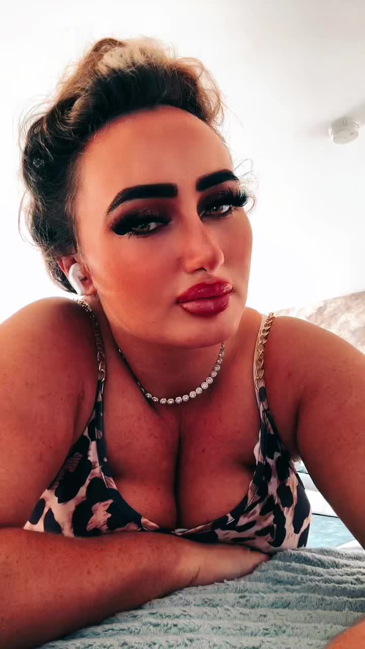 @Badgyal25