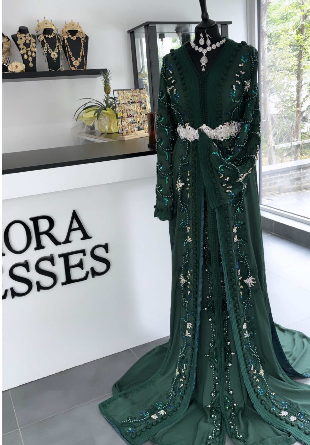 @Amora.Dresses