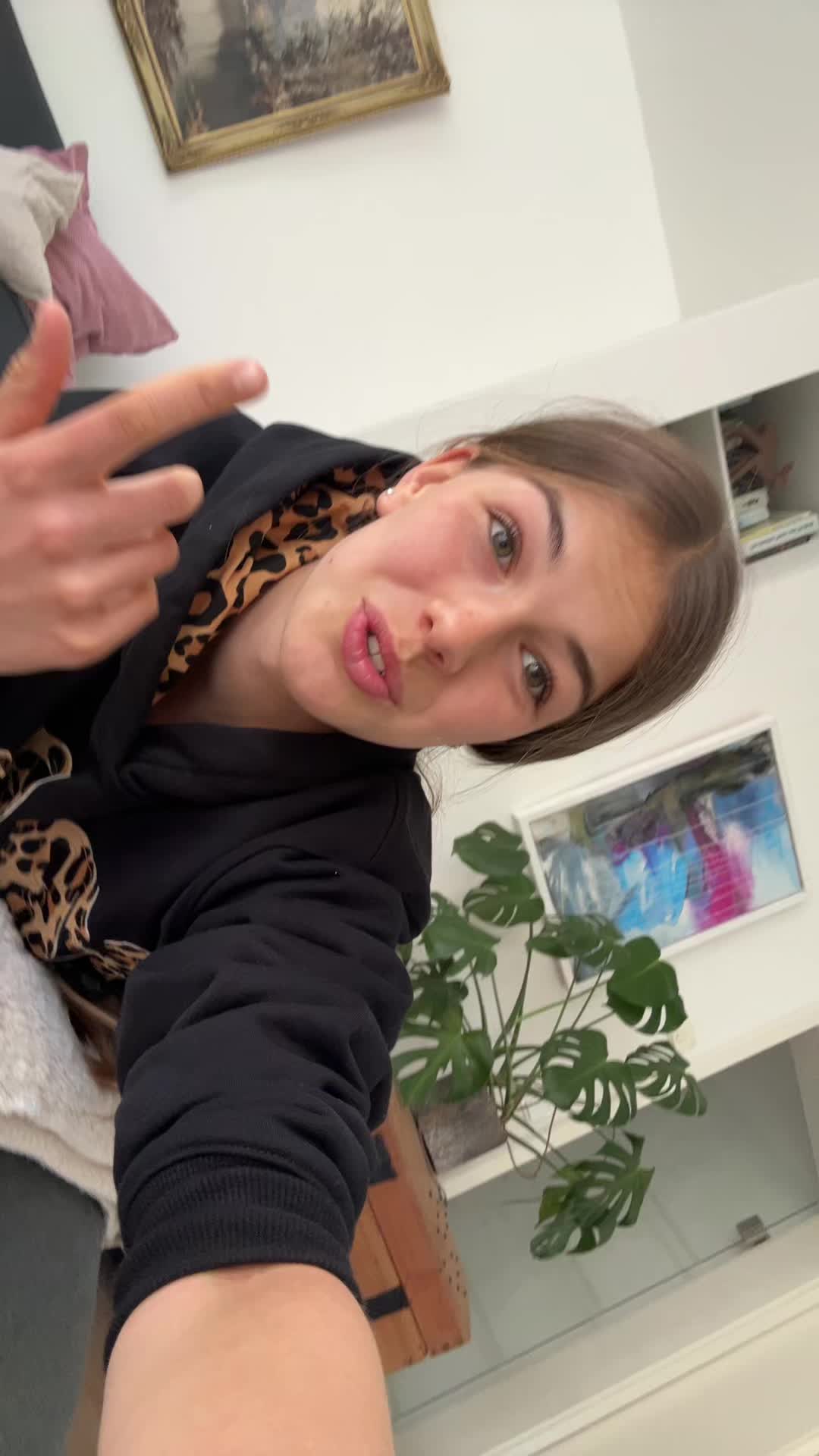 @adelesfashiondiary