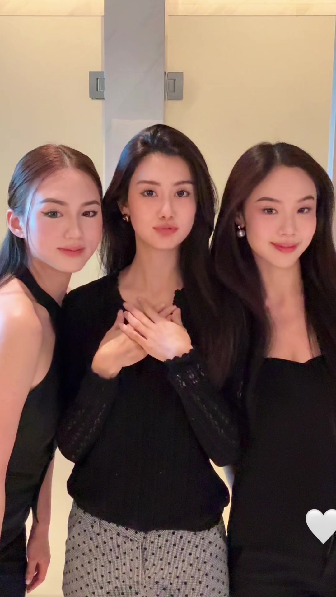 @𝐿𝑜𝑟𝑒𝑛𝑎 𝑆𝑐ℎ ˚⊹♡