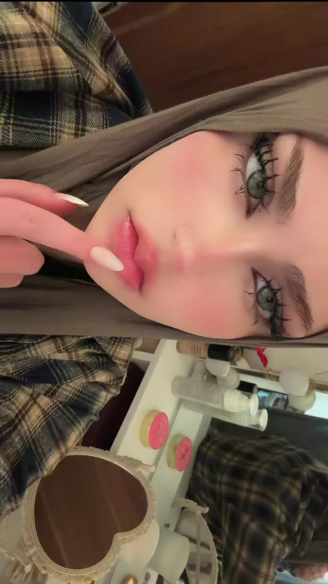 @𝐿𝑎𝑦𝑎𝑛🪽