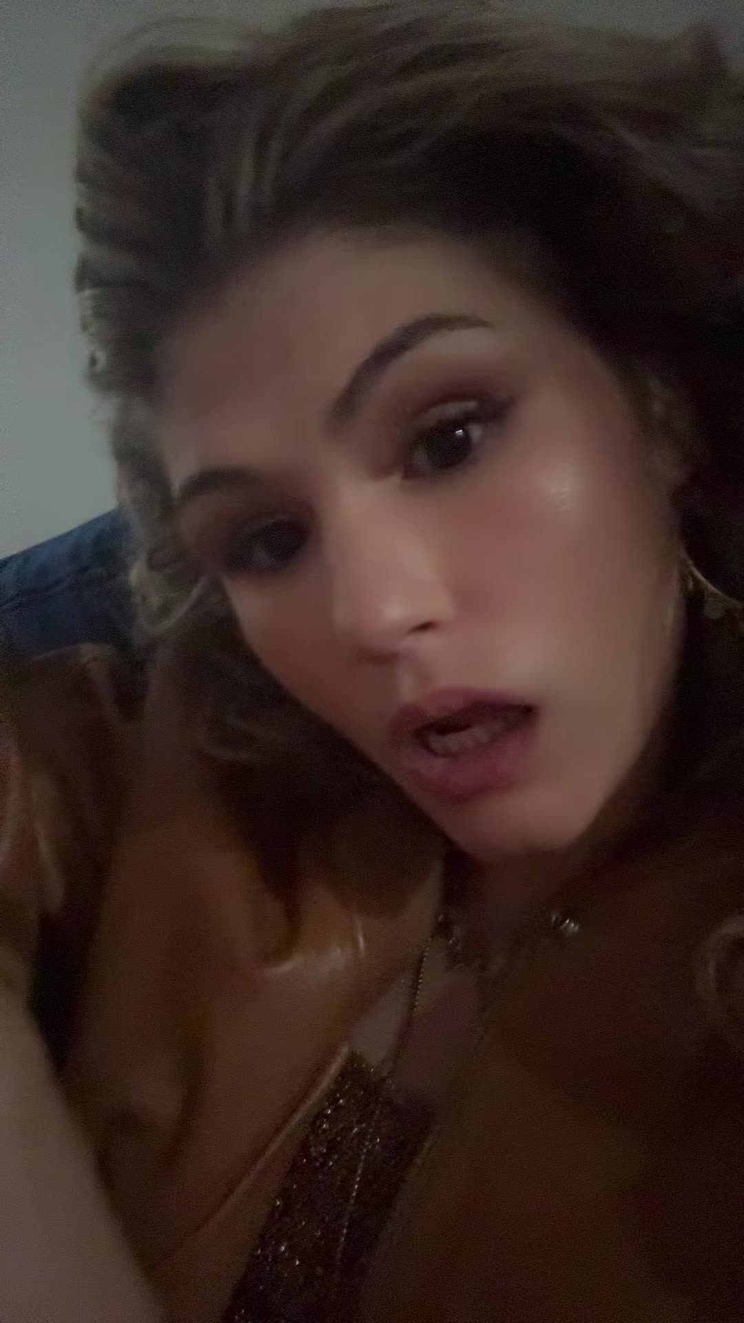 @Bella