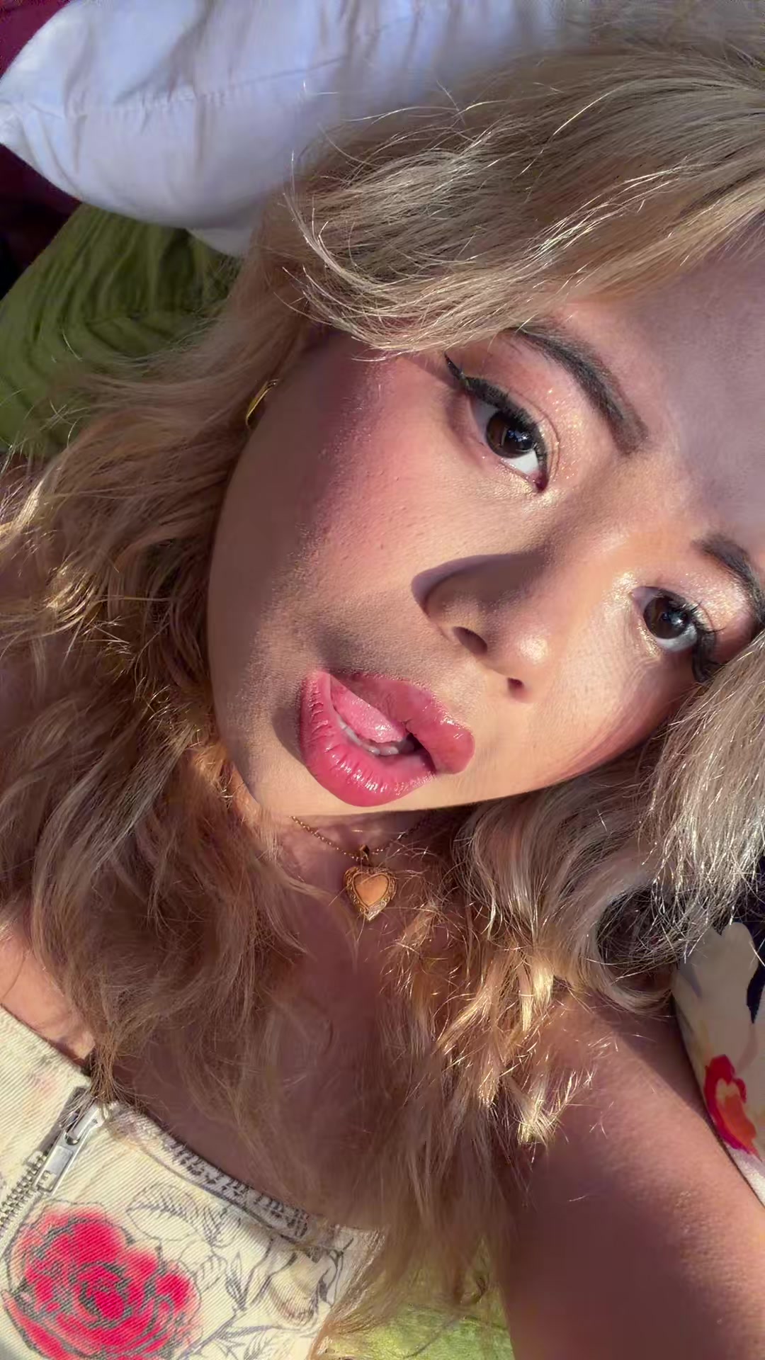 @bee 🍯
