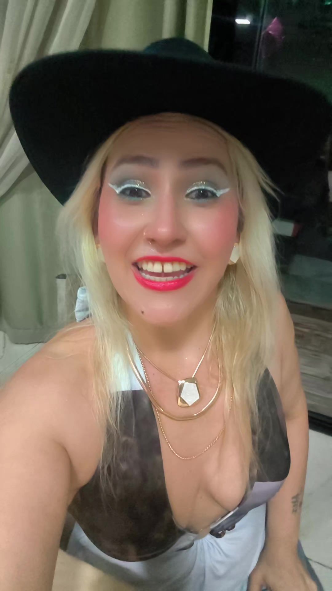 @C&eacute;lia Pera&ccedil;ole