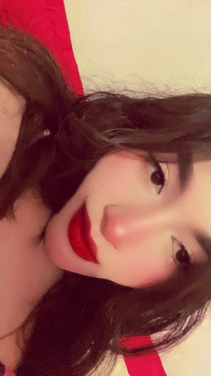 @AlejandraLuuna