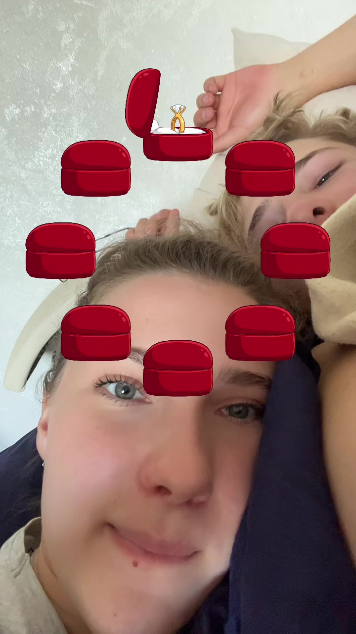 @m0ffy__