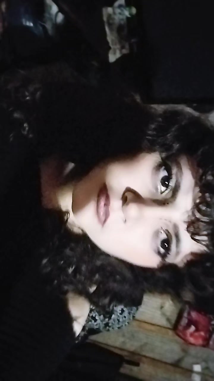 @𒀱Vicky a estranha𒀱