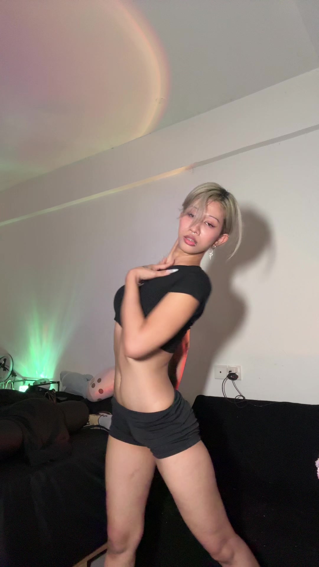 @𝐖𝐨𝐨𝐫𝐢 - អ៊ូរី 🇰🇭
