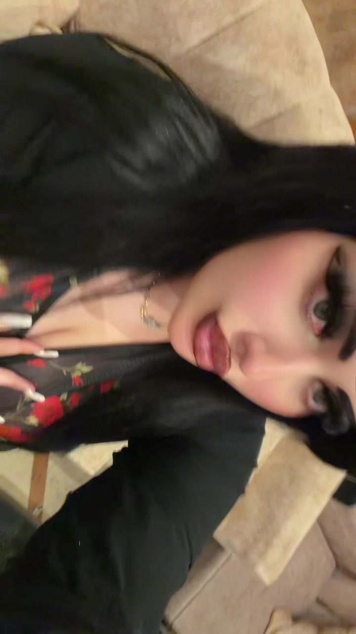 @Sophia_sophi888