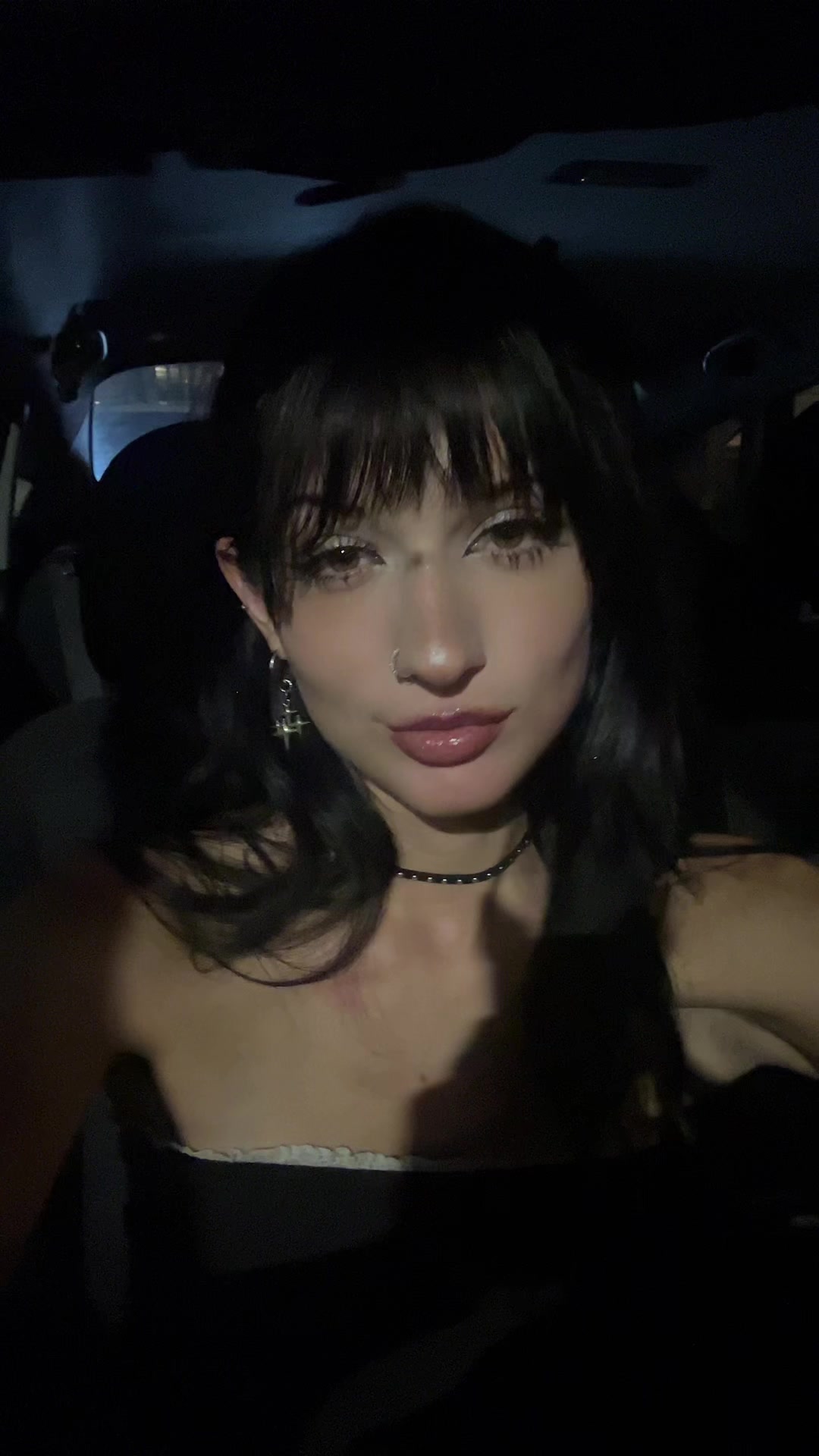 @…