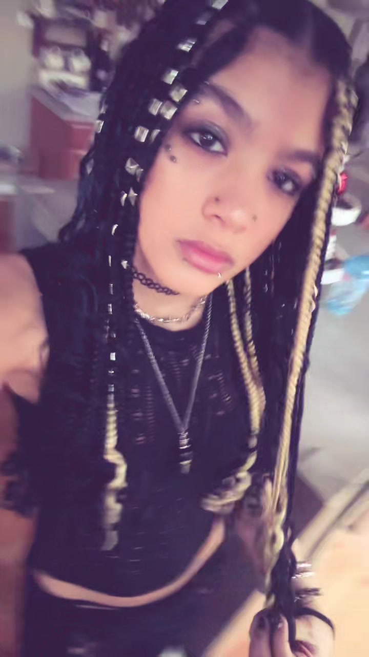 @v 🕷️