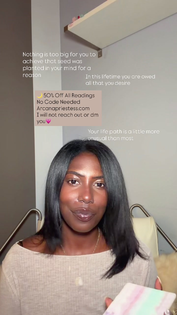 @Arcana Priestess Tarot Reader